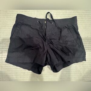 Ladies St John’s Bay black size 6 shorts